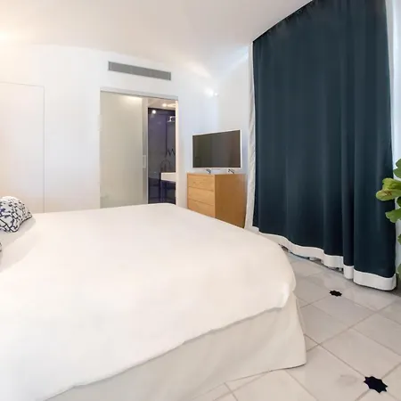 아파트 Luxury With Terrace And Jacuzzi
